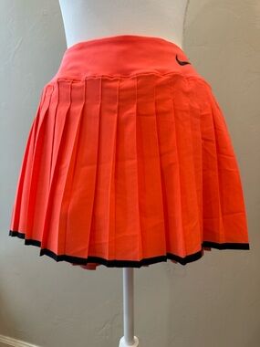 Nike Women's Regular Tennis Skort Orange Black Pleated Dri-FIT Size M